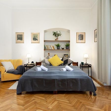 Classy Apartments Charles Bridge Prague Ngoại thất bức ảnh